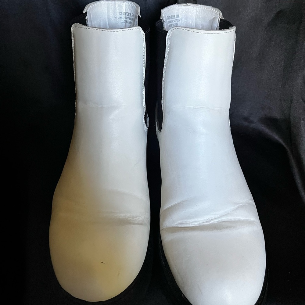 CLOVER~CUSHIONAIRE~WHITE/BLACK~ANKLE BOOTS~8.5 - Picture 3 of 13